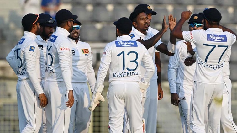 দুই ম্যাচ টেস্ট ক্রিকেট সিরিজের প্রথম খেলায় শ্রীলঙ্কার কাছে ৩২৮ রানের বিশাল ব্যবধানে হেরেছে বাংলাদেশ
